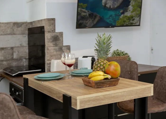 Greenpeace - Host Provence Appartement Toulon